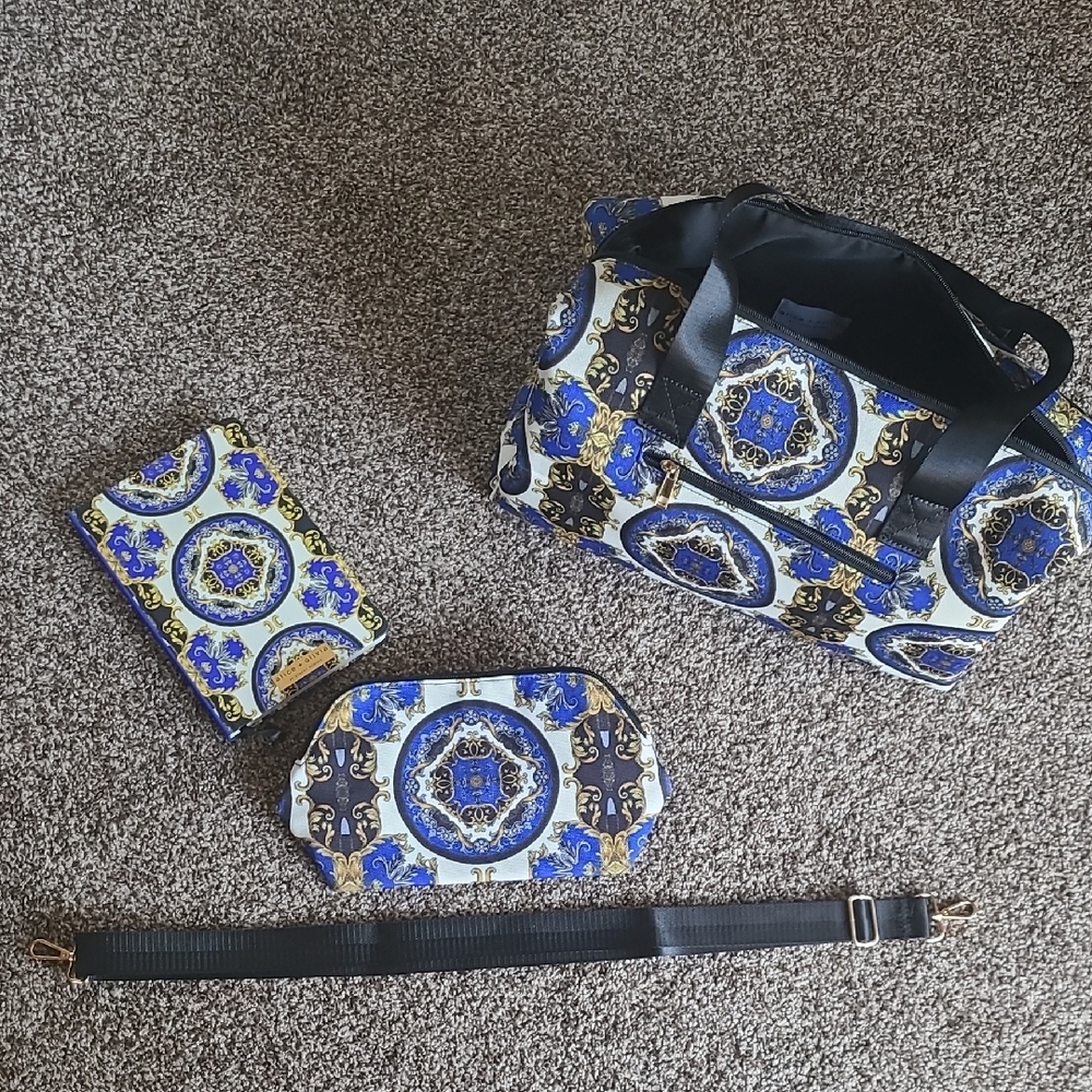 Alice & Olivia Travel Blue and Gold Patterned Bag Set From FABFITFUN